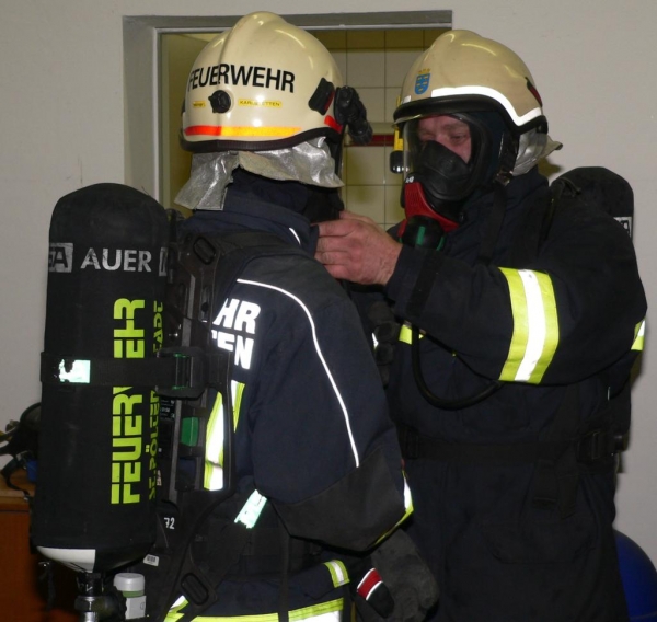 Feuerwehr Karlstetten setzt Stufenausbildung für Atemschutzgeräteträger um