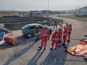 Notfallsanitäterlehrgang bei Feuerwehr Karlstetten